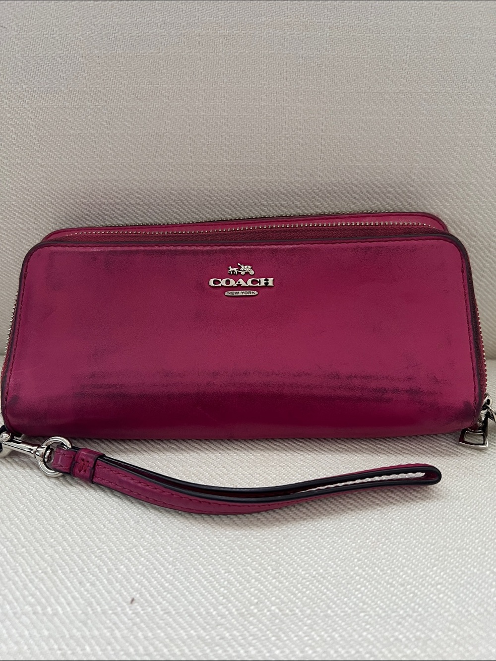 Coach Metallic Fuchsia Zip Wristlet Clutch